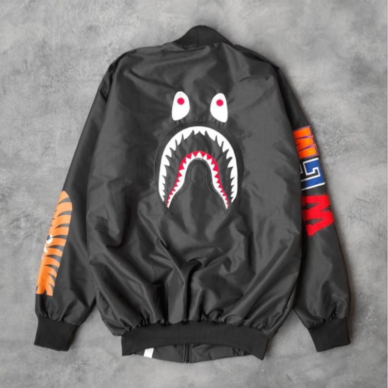 JAKET BOMBER VARSITY BAPE FULL TAG LABEL