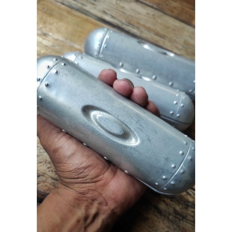 hardcase kacamata OAKLEY Metal Vault size medium ORIGINAL