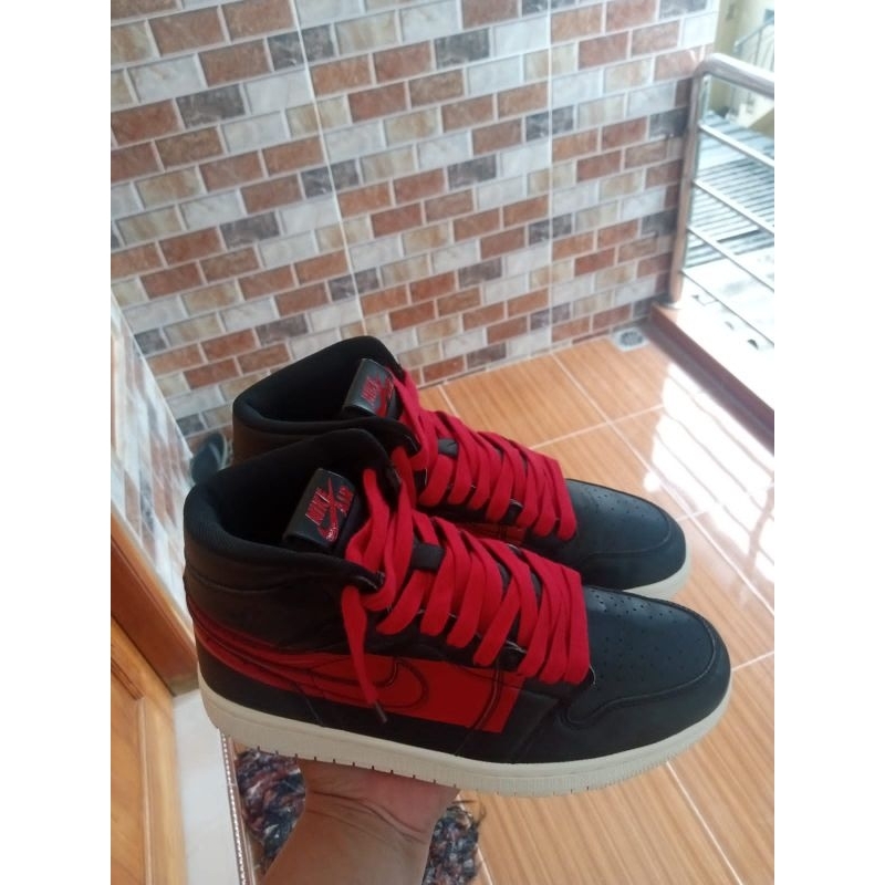 Nike Air Jordan 1 Retro High Defiant Couture