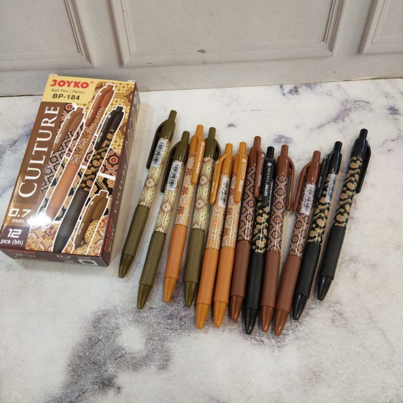 

PULPEN JOYKO BATIK CULTUREBP - 184 Ketebelan 0.7 (1 pack isi 12 pcs) Hitam