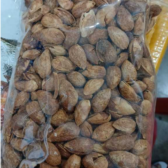 

kacang almond 1kg panggang dan siap makan