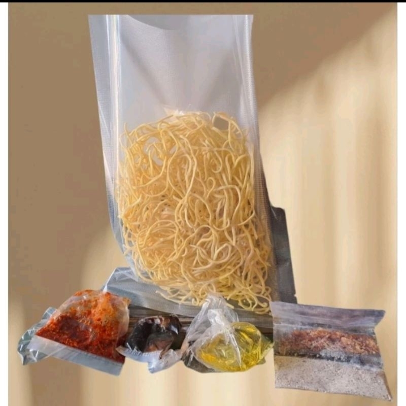 

Mie JEBEW. Mie GACOR. Mie YAMIN. Mie berbumbu chilii oil plus minyak bawang berlimpah. Enak, Lezatttt