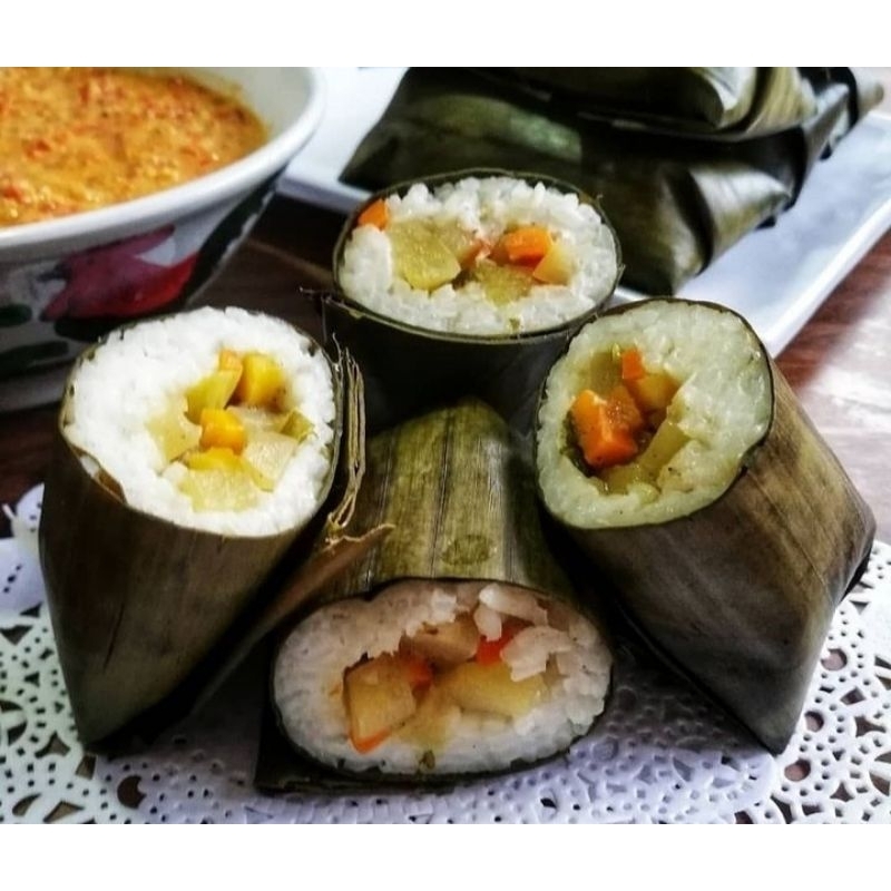 

Lontong isi/Kue rumahan/enak harga bersahabat
