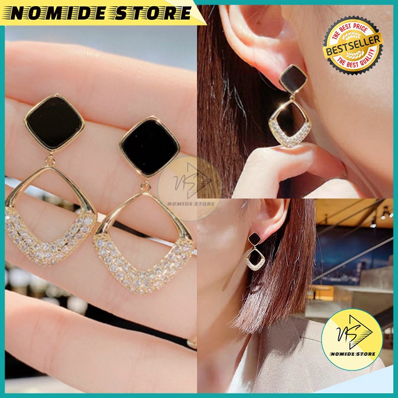 BOMBASTIS ANTING TITANIUM KOREA PEREMPUAN DEWASA MOTIF KOTAK HITAM BERLIAN IMITASI GIWANG AKSESORIS 