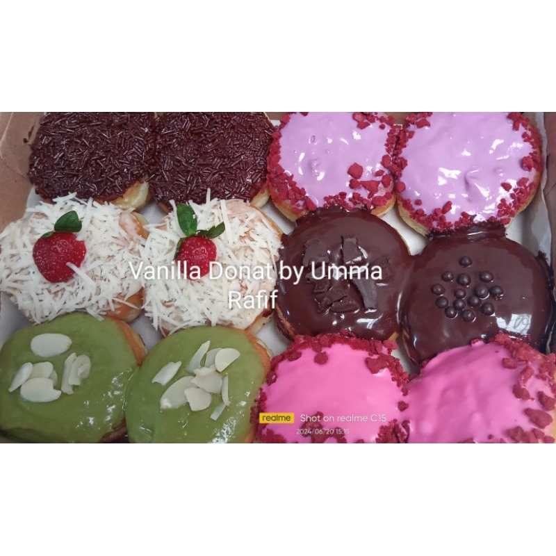 

Donat mini isi 12 (pesan hari ini di kirim insyaallah besok harinya)