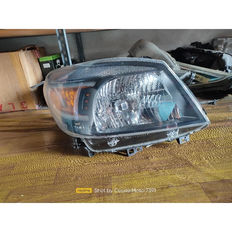 headlamp Lampu Depan Ford Everest