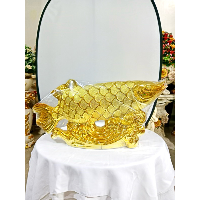 pajangan hias ikan arwana gold keramik