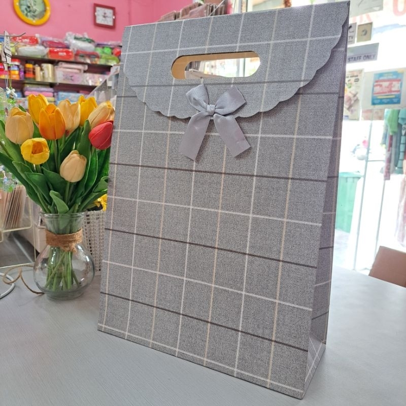 

(XL) PAPERBAG UKURAN XL (40X30X13 CM)