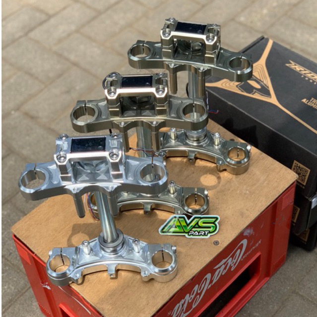 T ATAS BAWAH CNC PNP HONDA CB GL MP TIGER TRIPLECLAM SEGITIGA CNC SET VOLT METER RAISER CNC