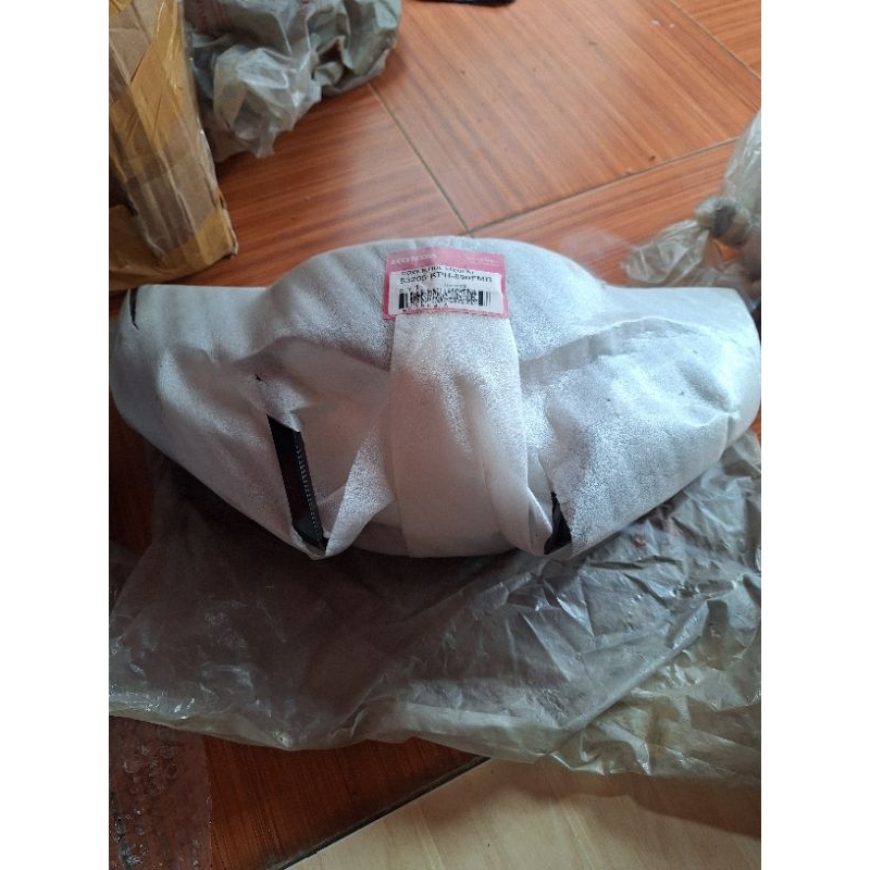 cover batok lampu depan honda karisma 125 tromol hitam original ahm honda