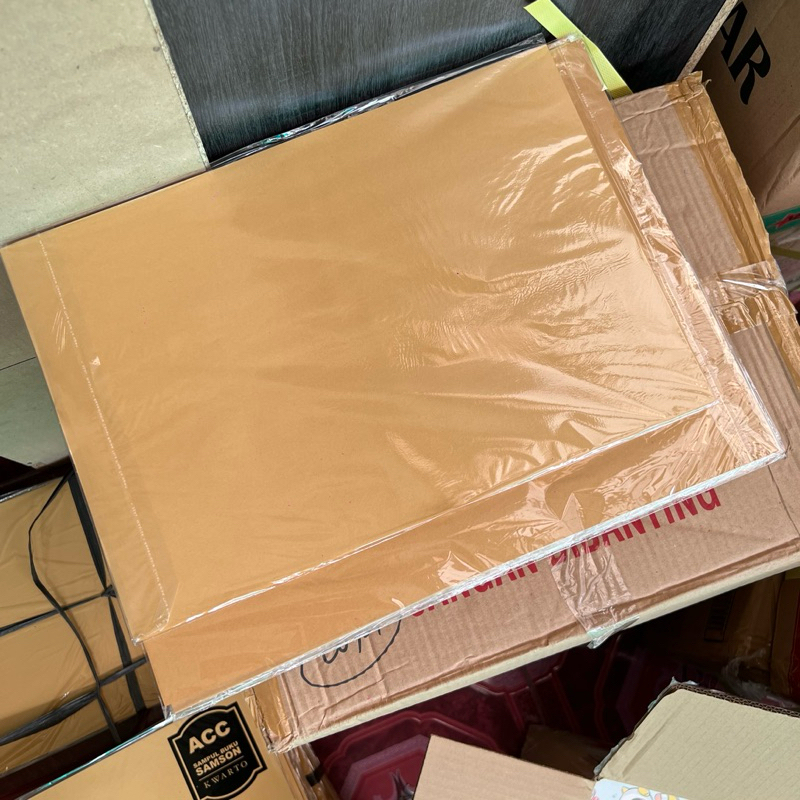 

SAMPUL BUKU SAMSON COKLAT POLOS UKURAN KWARTO POLOS DAN BOXY POLOS ISI 20 LEMBAR