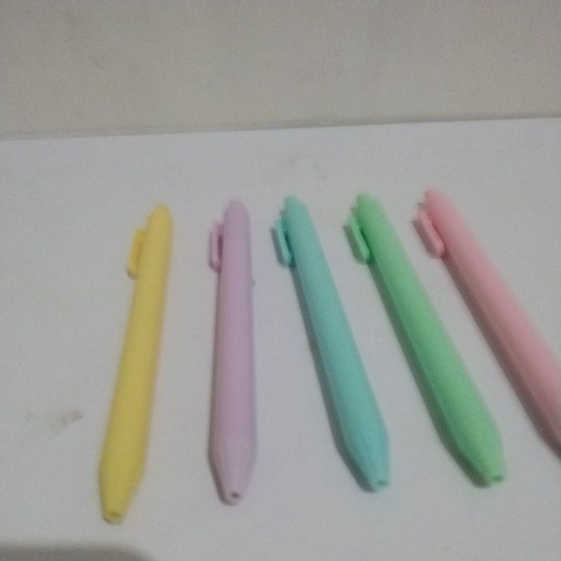 

DL pena macaroon warna warna pastel