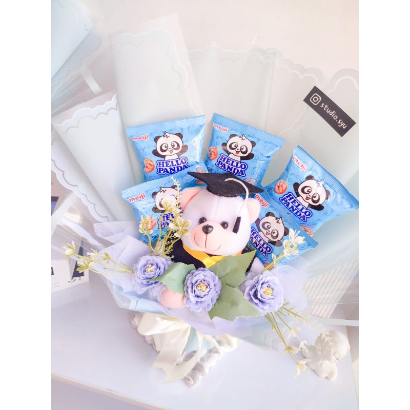 BUKET SNACK BONEKA WISUDA HELLO PANDA / BUKET SNACK BONEKA WISUDA / BUKET WISUDA