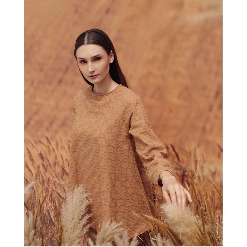 B for Benang Jarum ELIZA Top Brown size M