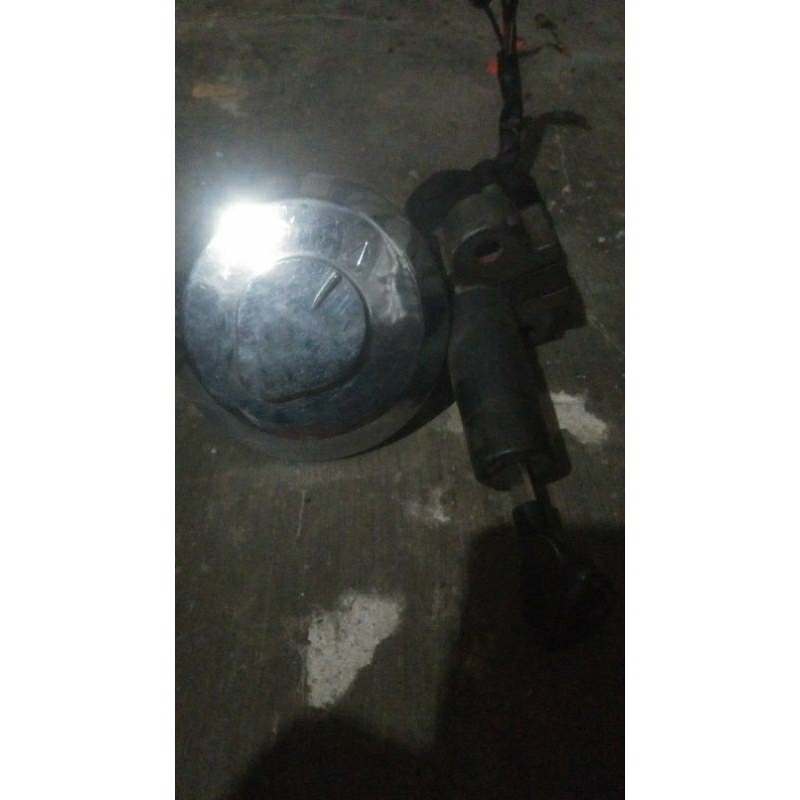 kunci kontak dan tutup tangi tiger revo ori copotan