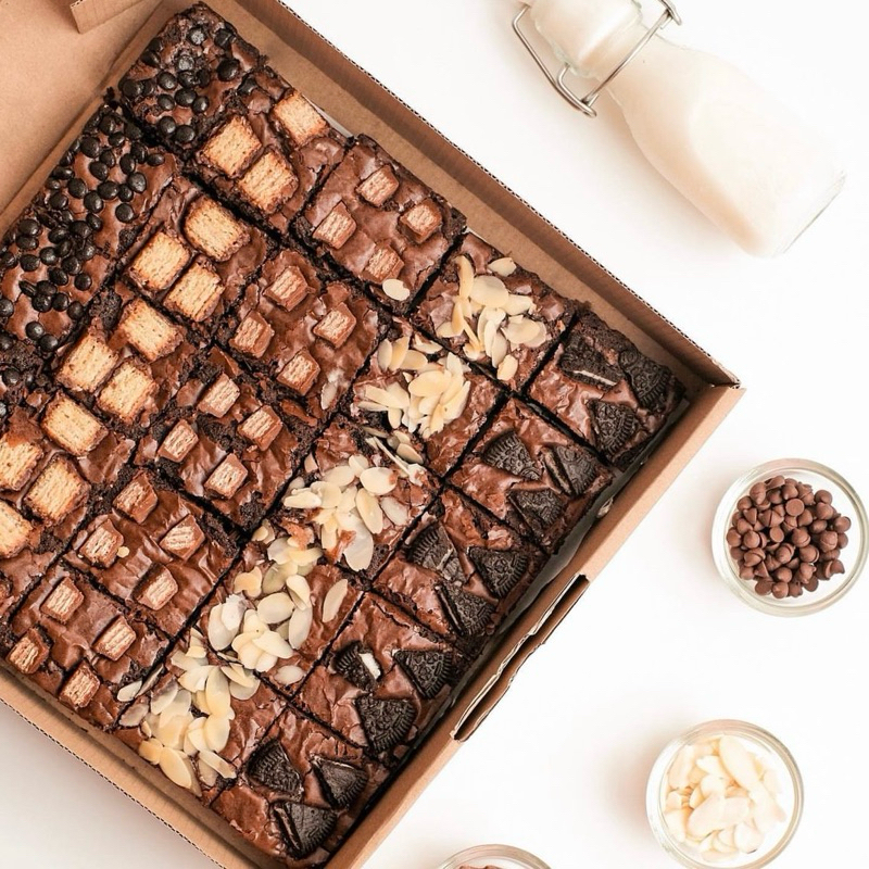 

Fugdy Brownies 25pcs ( size ; 25x25 )