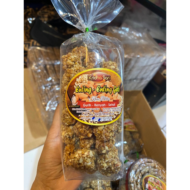 

HEMAT ENTING ENTING GETI KACANG BULAT KRIDHASARI OLEH OLEH KHAS BLITAR
