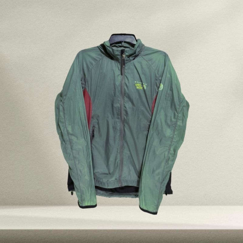 Jaket Running Mountain HardwearJaket olahraga