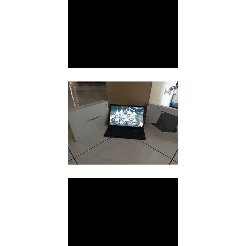 Huawei Matepad R 4/128 + Smart Keyboard