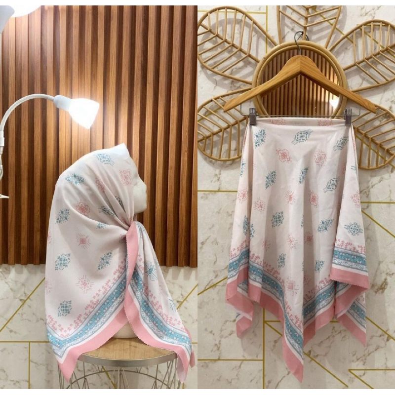 HIJAB SEGI EMPAT MOTIF /voal motif/terlaris/terbaru/fatriana