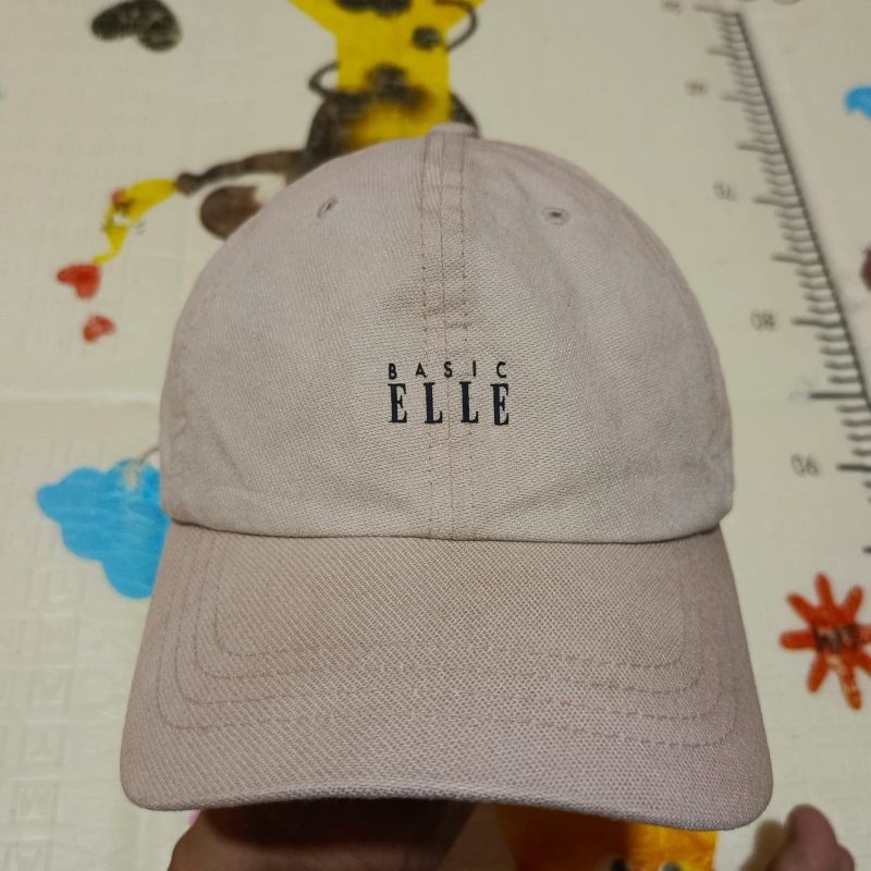 topi elle basic preloved
