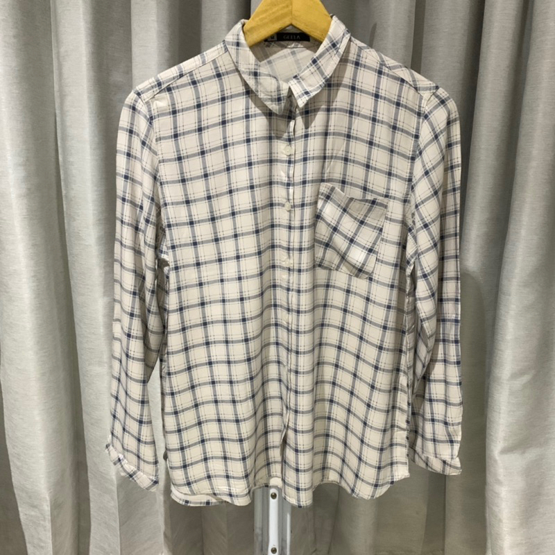 Preloved Kemeja Geela Plaid Putih