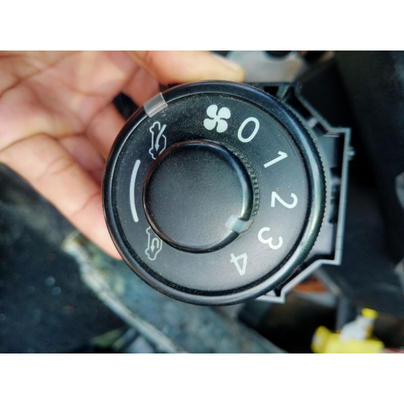 knop&panelnya ac yaris bakpao 2012