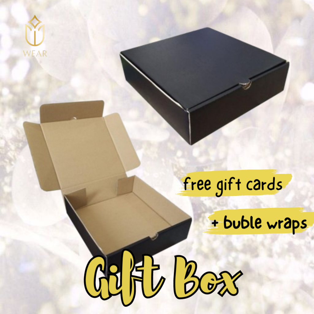 

Gift BOX HITAM bahan kardus (BACA DESKRIPSI) / Gift Box 25x25x5 Cm / Kotak Hadiah Wedding / Gift Box Birthday/Gift Box Anniversary/Gift Box Engagement