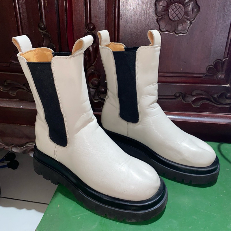 chelsea boots ankle chunky white black platform preloved leather