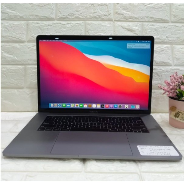 SECOND MACBOOK PRO TOUCHBAR 15 INCH 2017/2018 CI7 2.6-2.8GHz