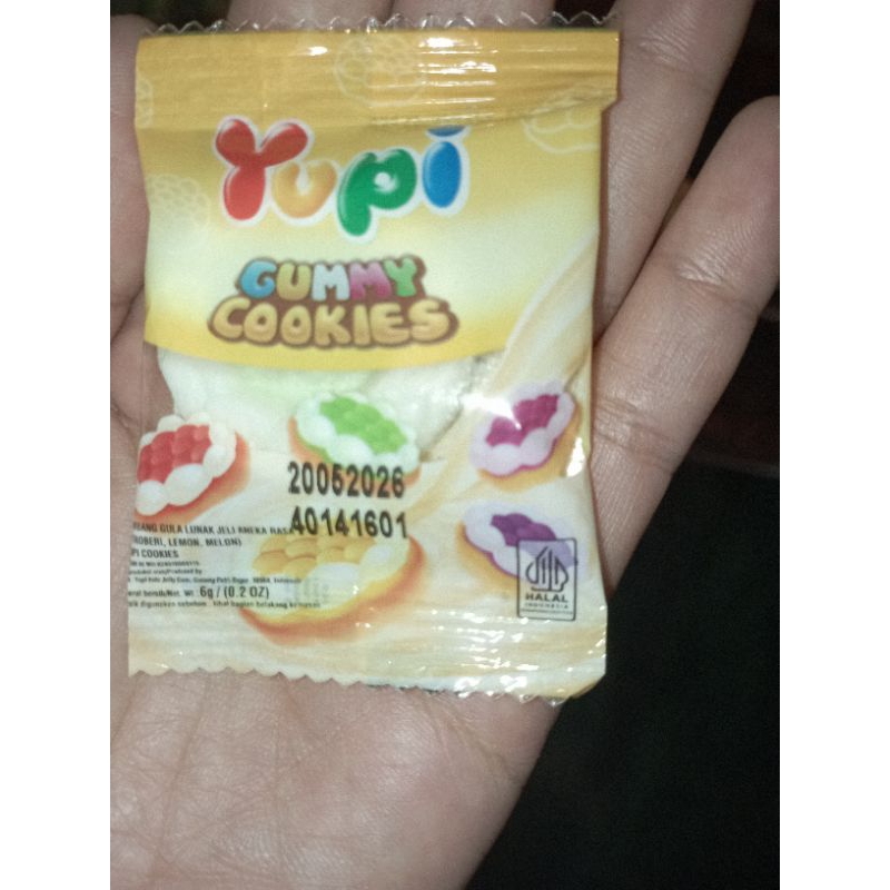 

yupi gummy cookies 1pcs