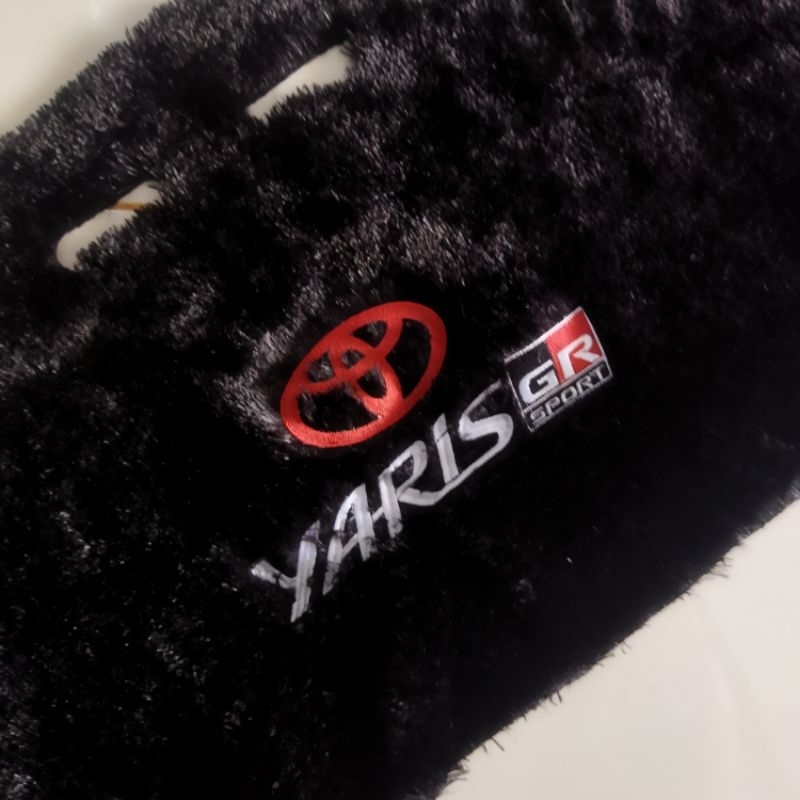 cover alas karpet pelindung dashboard mobil toyota YARIS NEW / YARIS HEYKERS 2014-2026 bulu bordir