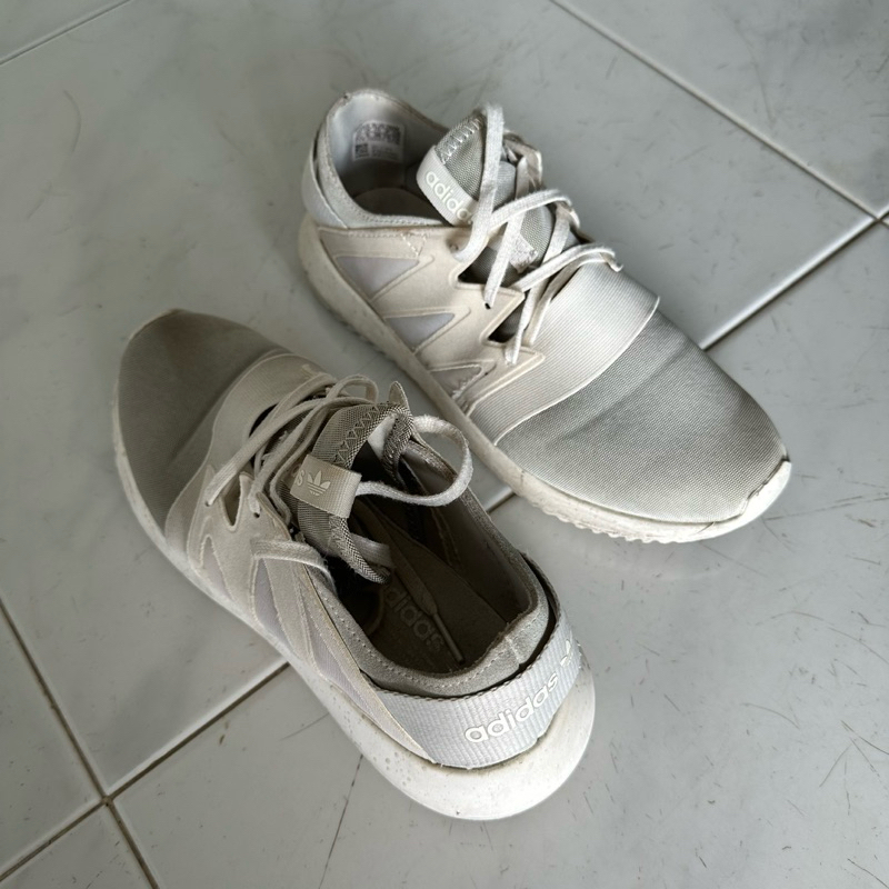 Sepatu Adidas Tubular grey/white