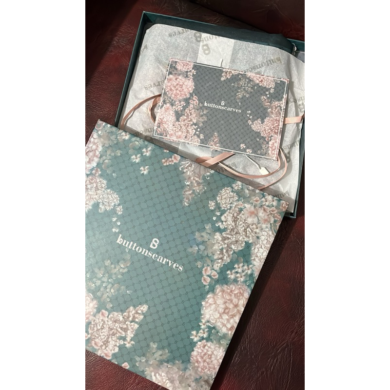 PRELOVED BUTTONSCARVES HYDRANGEA - VERTE