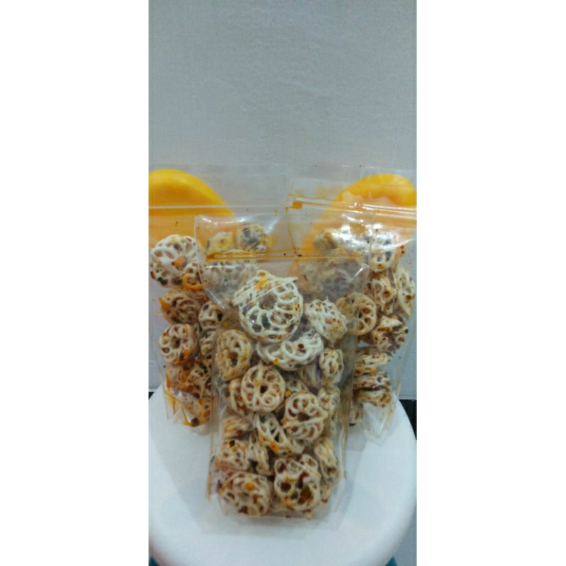 

Kerupuk Seblak Pedas Daun Jeruk