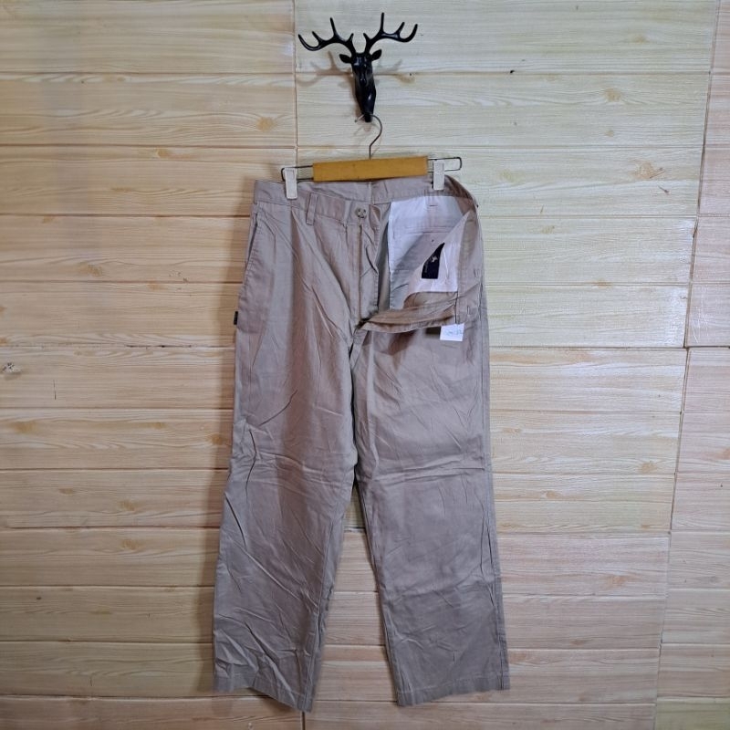 Celana Panjang Chino Kode CHN48R 
Polo Club Cambridge University 
size 32 
Size Detail ada d foto 
k
