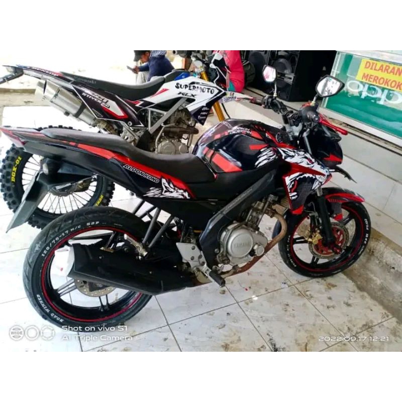 Stiker Decal Motor Vixion 2015