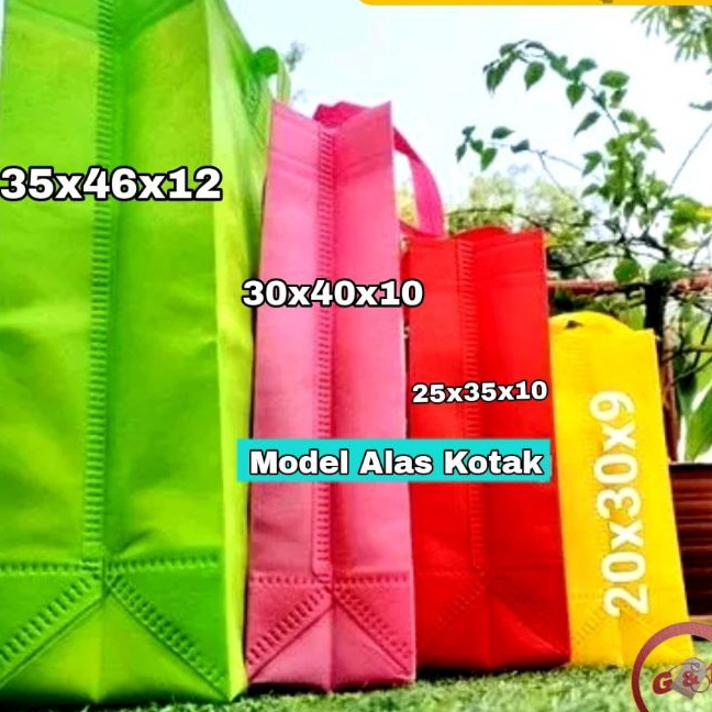 

Tawaran Model Alas Box Kotak Real Tebal 75 GSM Tas Kain Spunbond Goodie Bag Size SMLXL Totebag