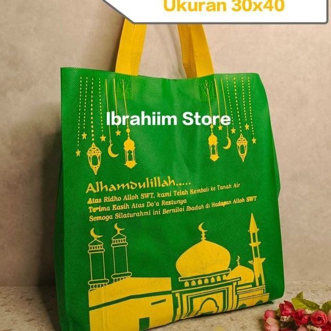 

Bonus Isi 12 pcs Tas Oleh oleh Haji dan Umroh Goodie Bag Oleh Oleh Haji dan Umroh Ukuran 25x35 Tas Souvenir Haji dan Umroh