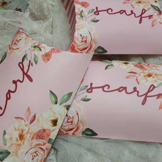 

Wah Pillow box scarf sepack isi 25 box hijab
