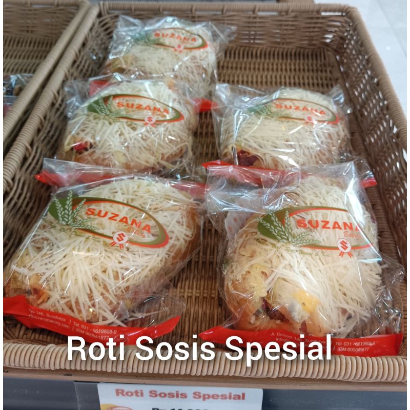 

Roti Sosis Spesial Suzana Bakery