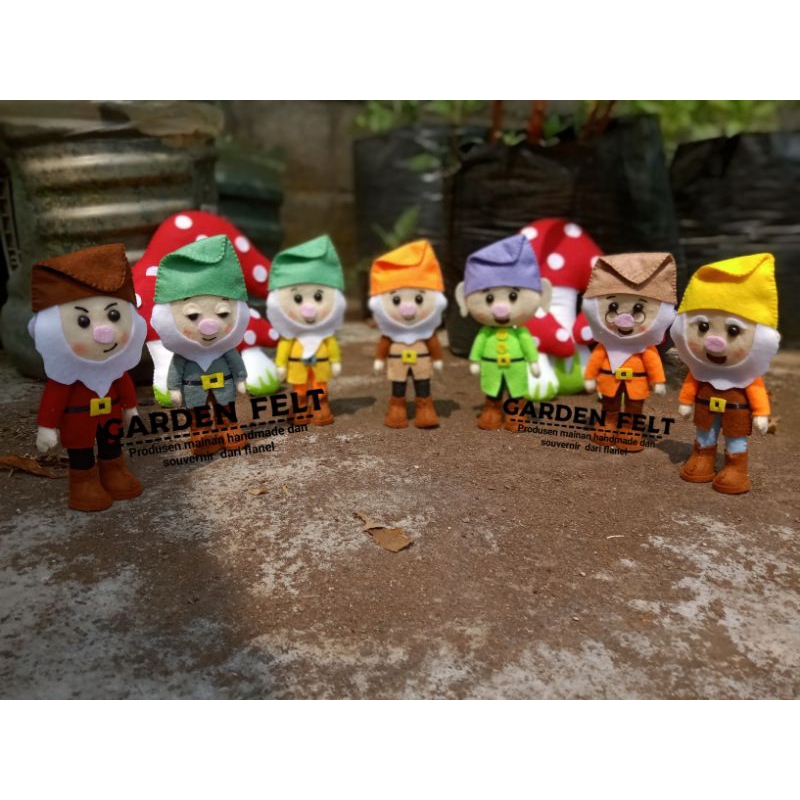 BONEKA 7 KURCACI FLANEL/7 dwarves/