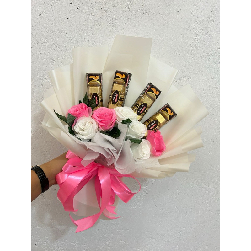 

Buket coklat dan bunga