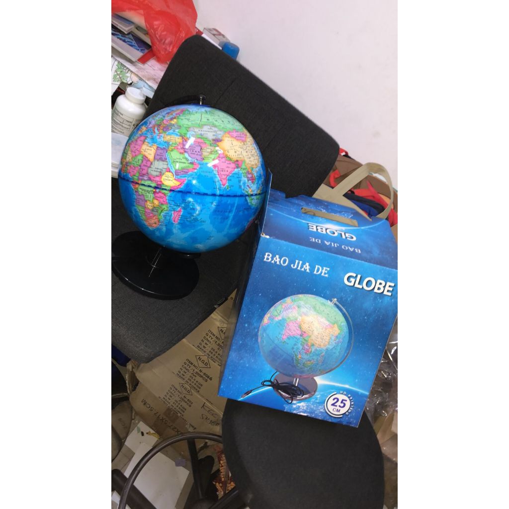 

bola dunia globe ukruan 20 cm ( tanpa lampu import ( bahan plastik tebal) ) beda sama yang lokal