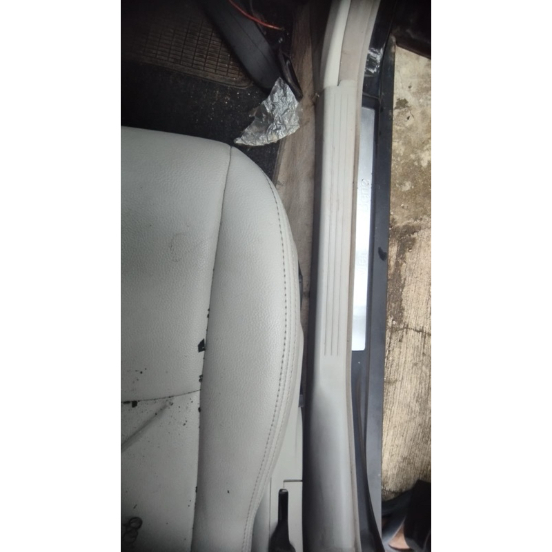 sill plate w203 kanan depan