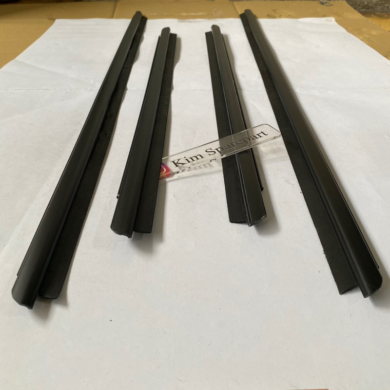 Karet pelipit kaca luar datsun go plus panca