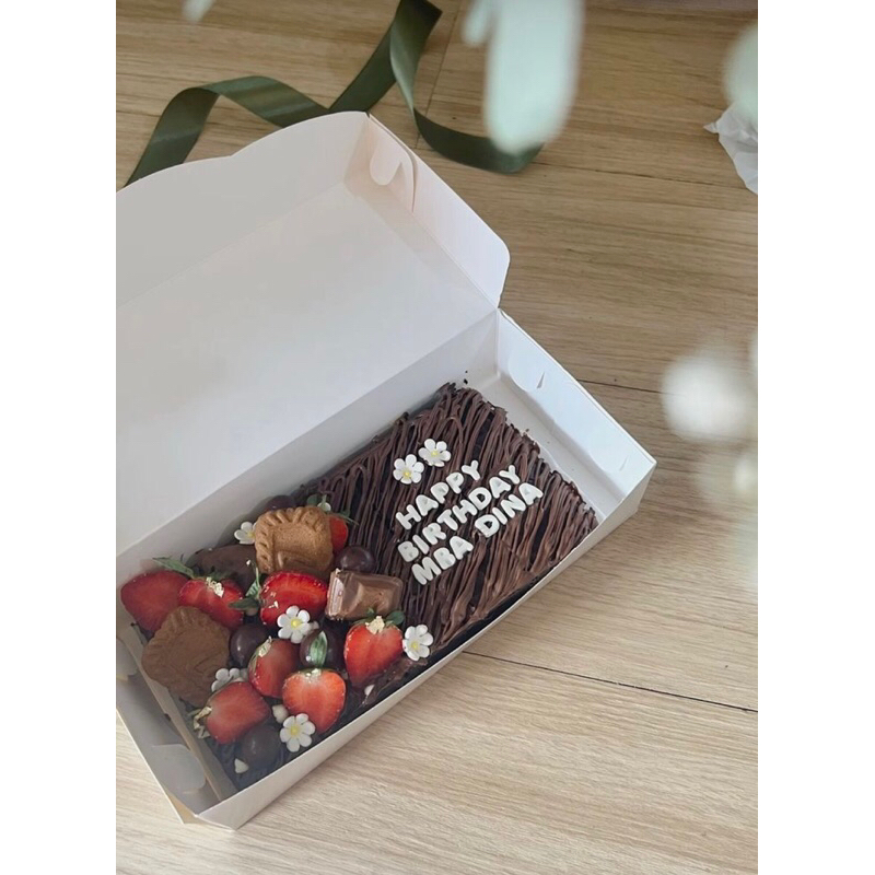 

BROWNIES HIAS / HAMPERS / COKLAT / KUE EKONOMIS