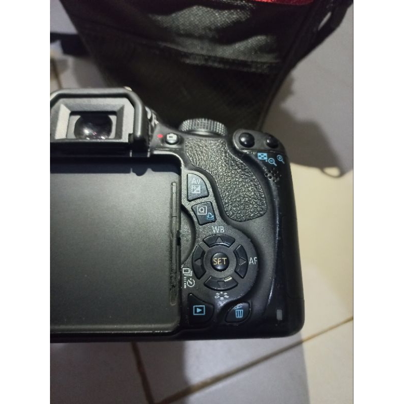CAMERA CANON EOS 600D (bekas)