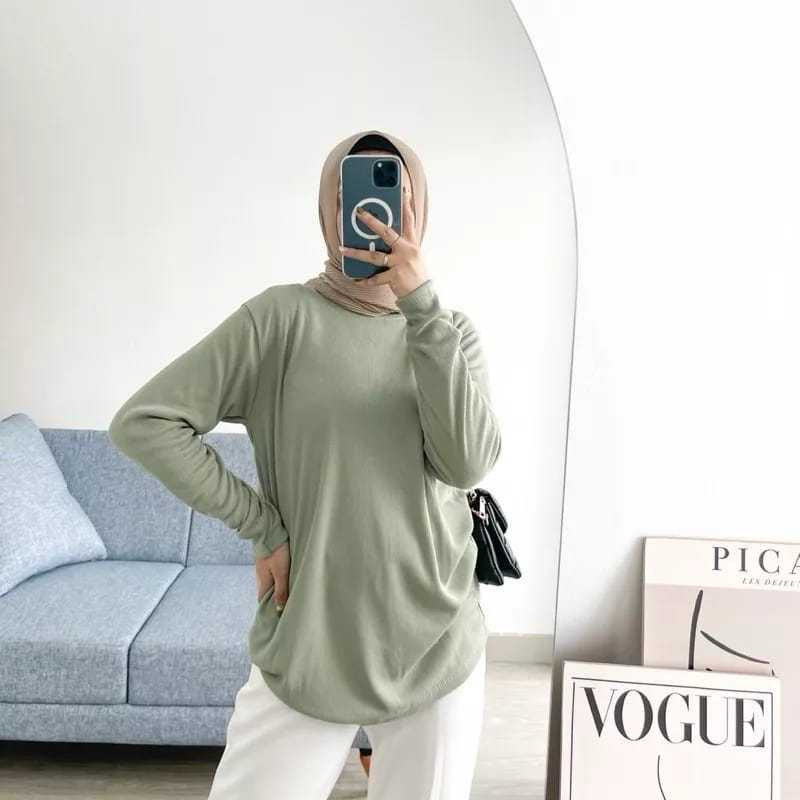 Kaos Rip Lengan Panjang Wanita