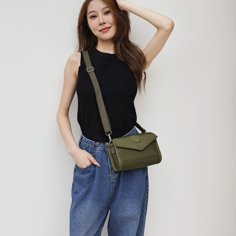 Pioma Queen Tas Selempang Wanita Sling Bag Kecil Kekinian Tas Bahu Simple Elegan